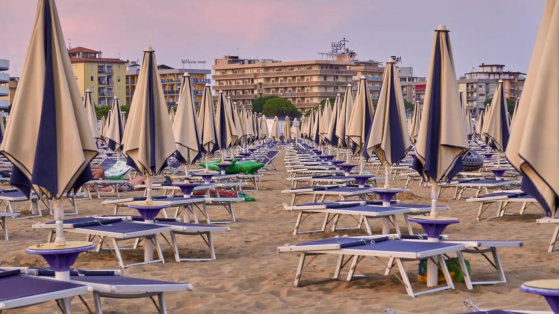 Seaside Welcoming Flat Next To The Beach - Beahost بيبيوني